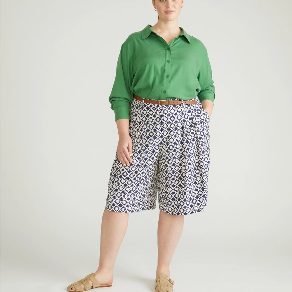Universal standard Bermuda cooling shorts